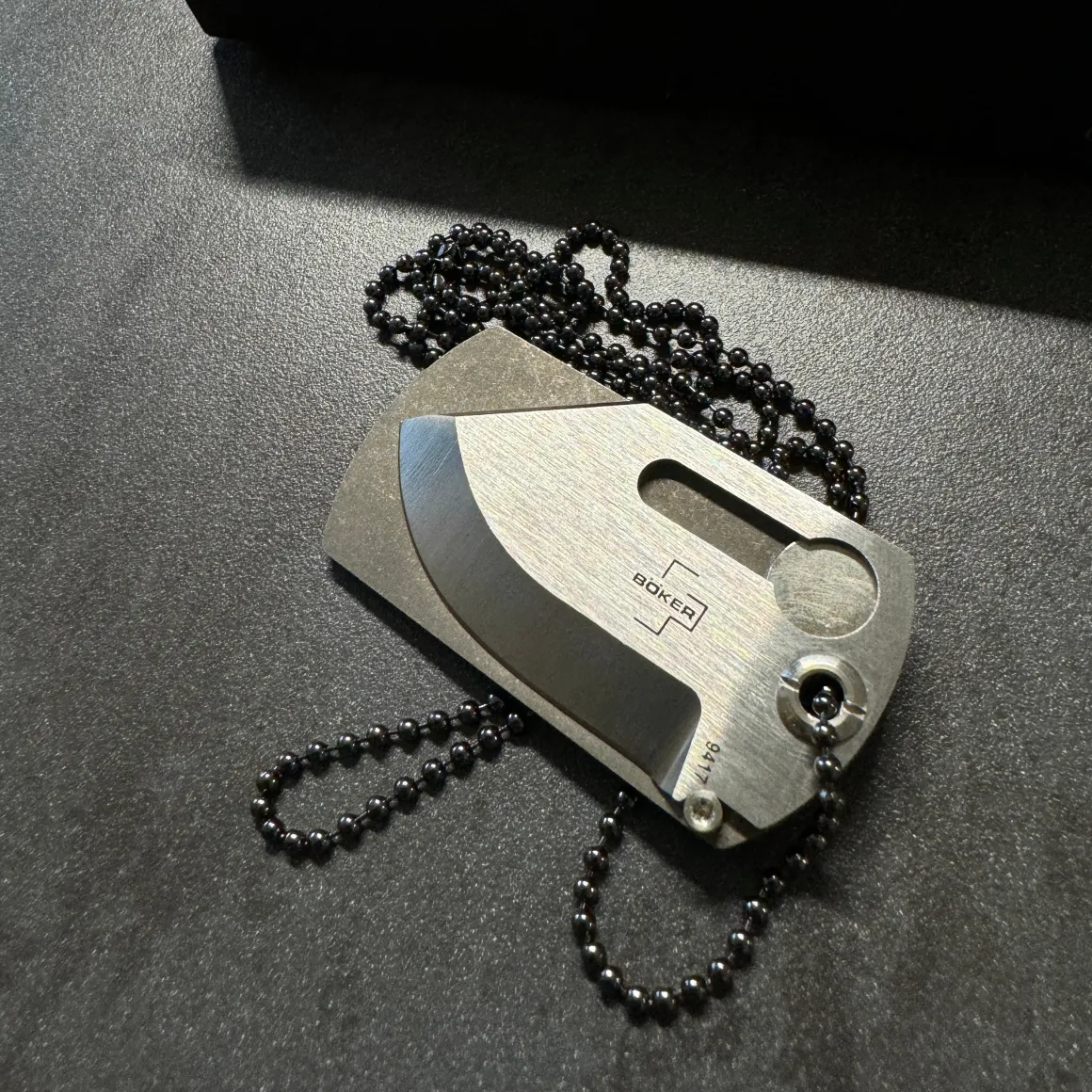 boker_plus__dog_tag__colt_1.webp Boker Plus - Dog Tag - Coltello da Collo