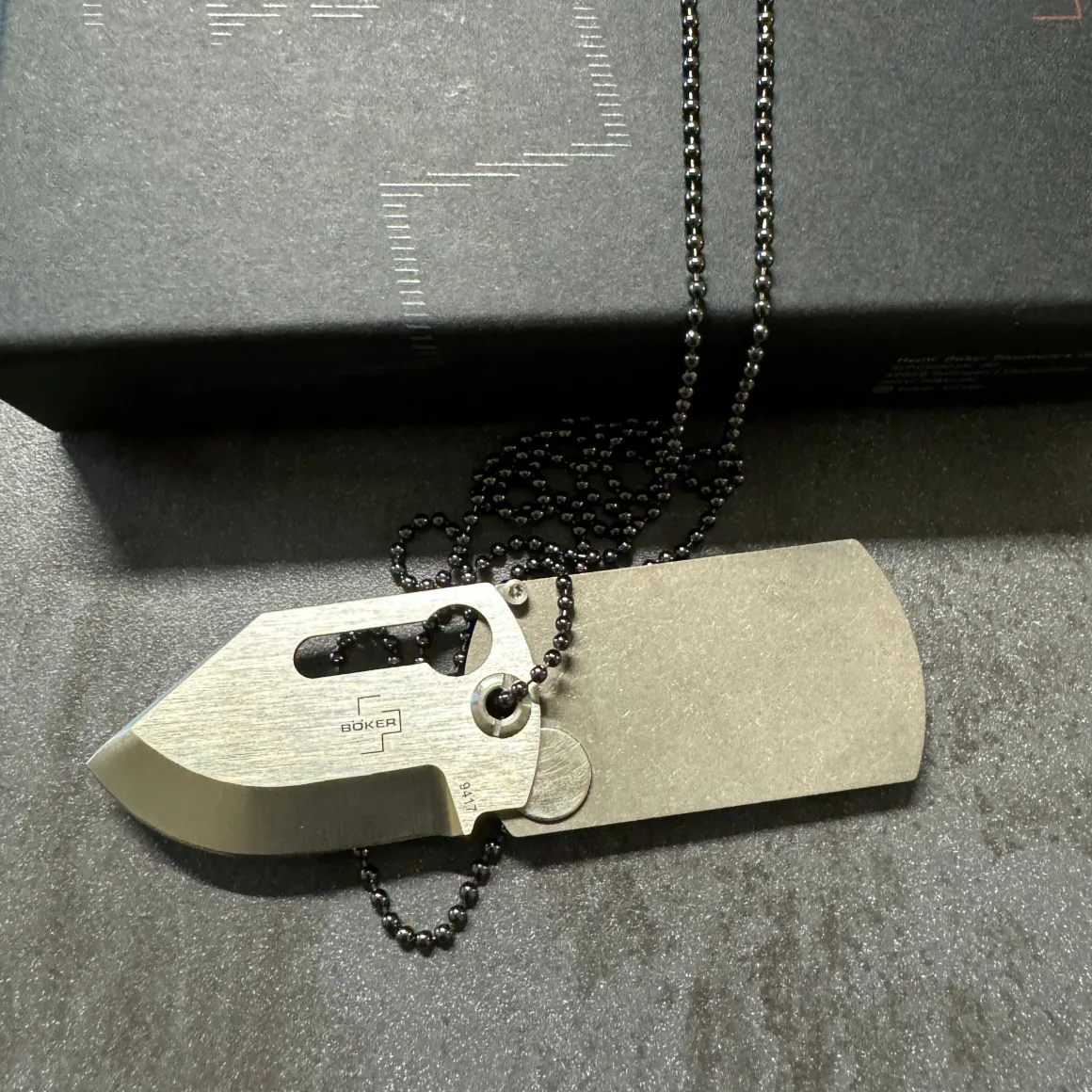 boker_plus__dog_tag__colt_3.webp Boker Plus - Dog Tag - Coltello da Collo