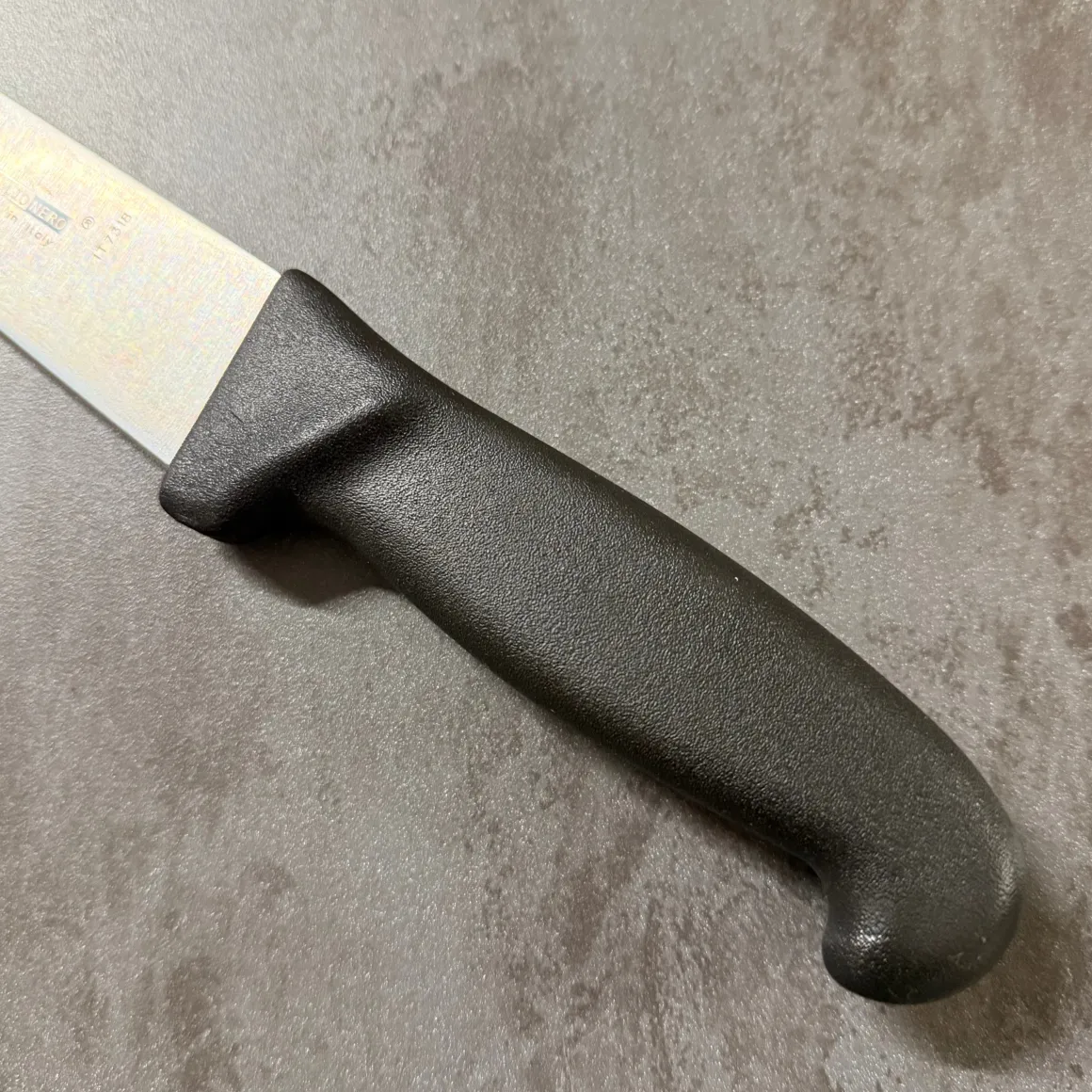 coltello_macelleria_franc_2-3.webp COLTELLO MACELLERIA FRANCESE STRETTO 18CM - MAGLIONERO -
