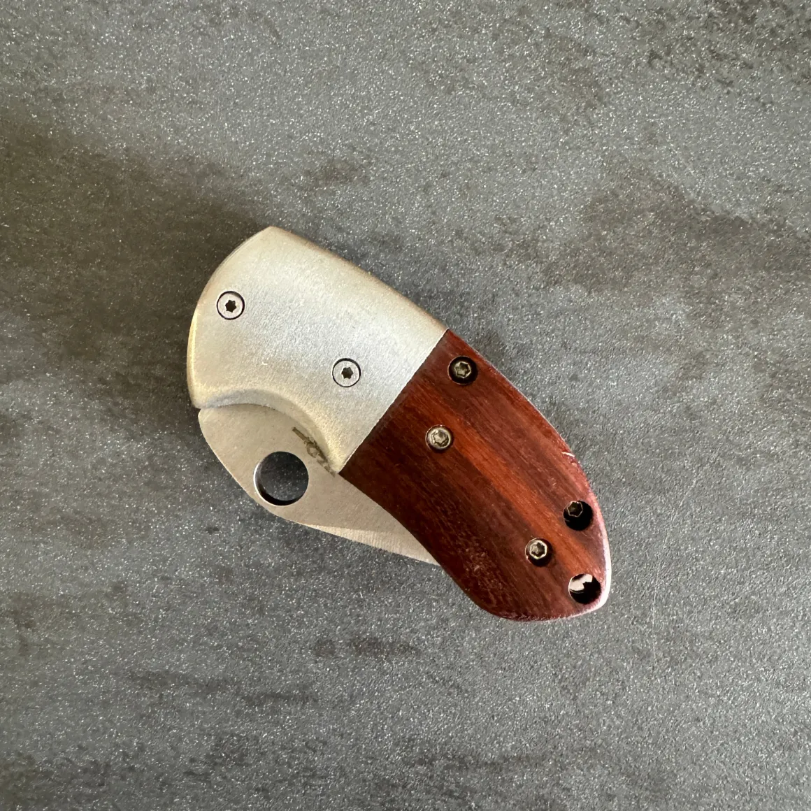 mini_coltello_da_tasca__j_1.webp Mini Coltello da tasca - JKR