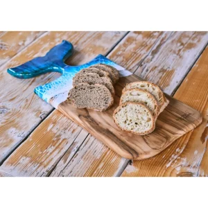 TAGLIERE ARTIGIANALE - ULIVO E RESINA - BALENA