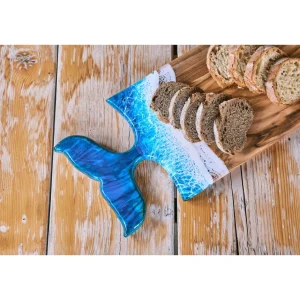 TAGLIERE ARTIGIANALE - ULIVO E RESINA - BALENA