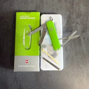 VICTORINOX - CLASSIC - SMASHED AVOCADO